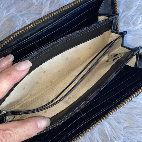 Kate spade wallet black & cream floral Gently pre owned - Picture 5 of 7